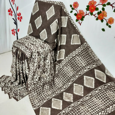 Brown Mulmul Saree with Off-White Designs